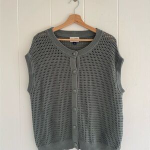 Open-Knit Sleeveless Button Vest - Gray